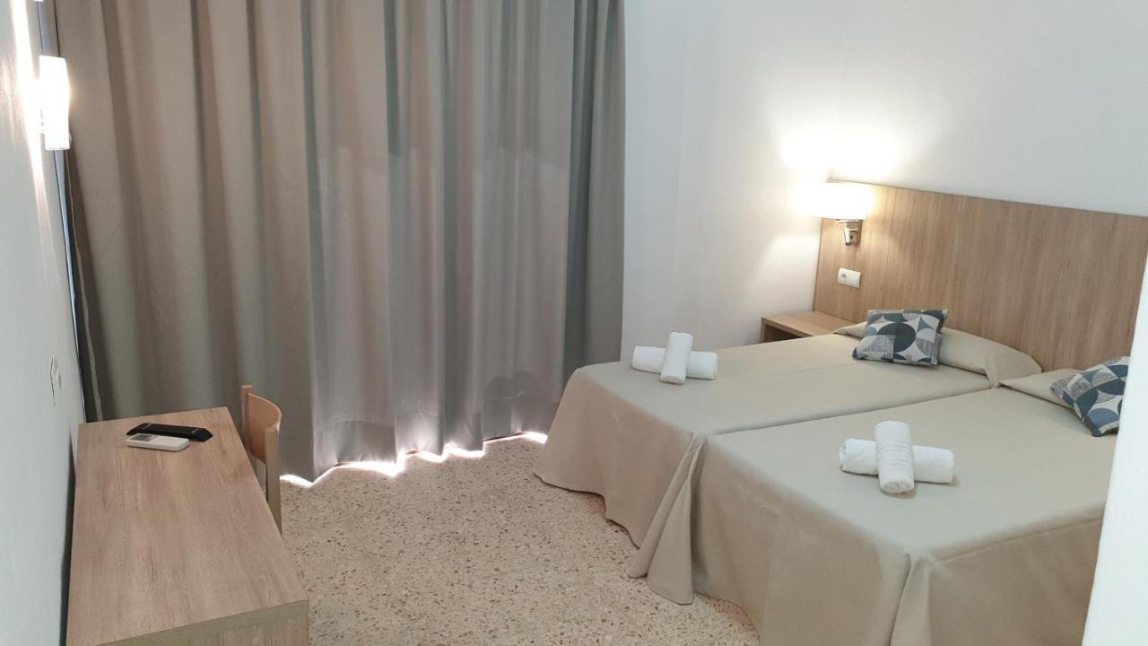 Hostal Mayol Santa Eularia des Riu Exterior photo