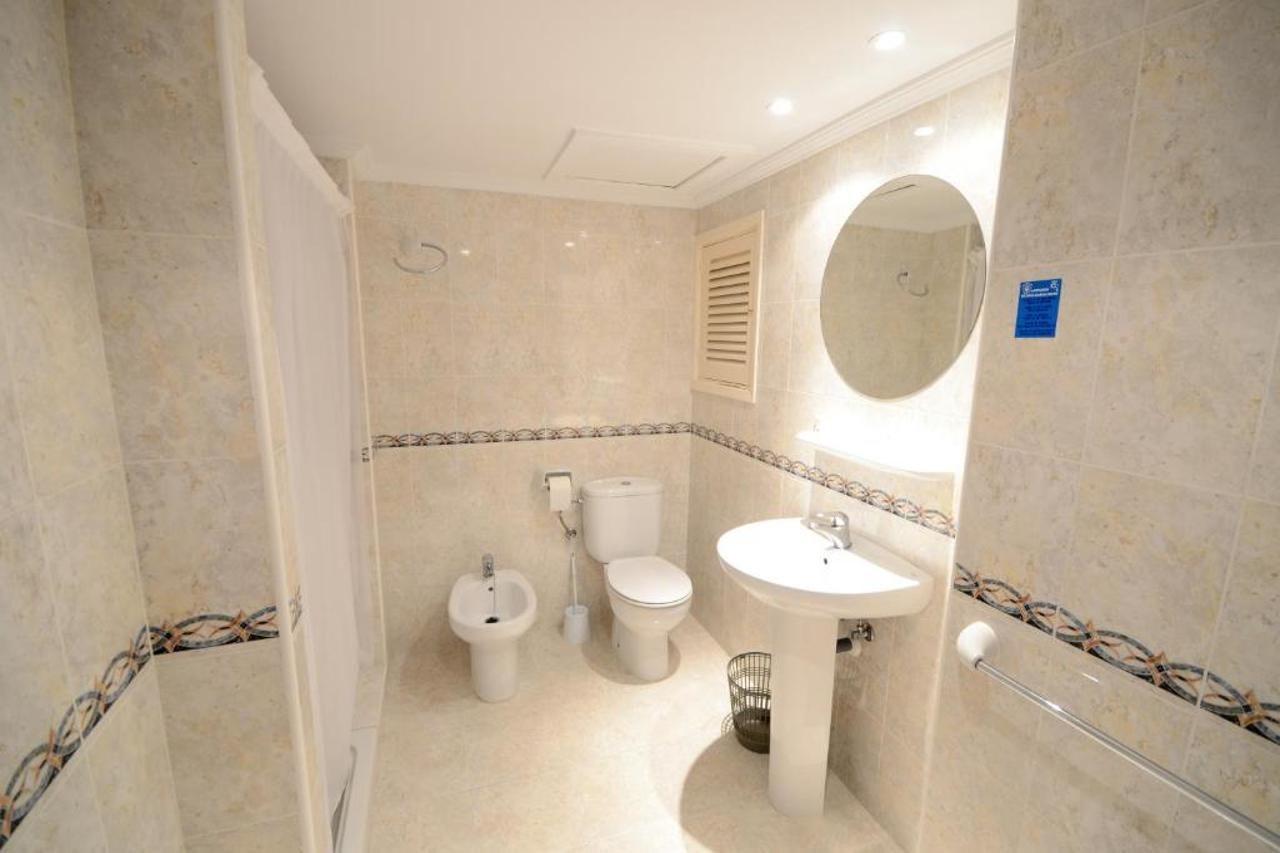 Hostal Mayol Santa Eularia des Riu Exterior photo