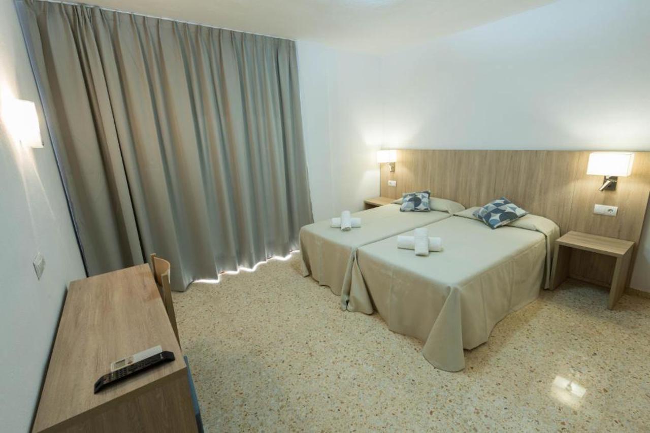 Hostal Mayol Santa Eularia des Riu Exterior photo
