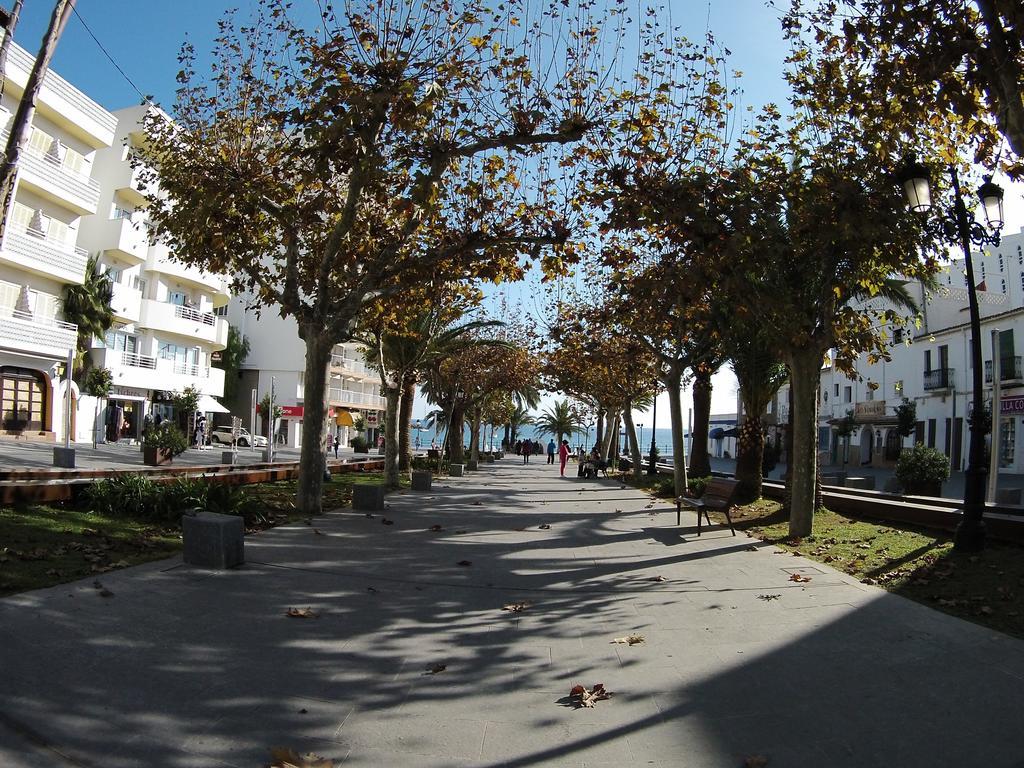 Hostal Mayol Santa Eularia des Riu Exterior photo