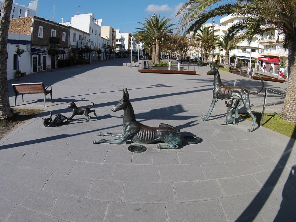 Hostal Mayol Santa Eularia des Riu Exterior photo