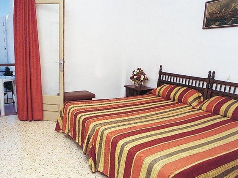 Hostal Mayol Santa Eularia des Riu Exterior photo
