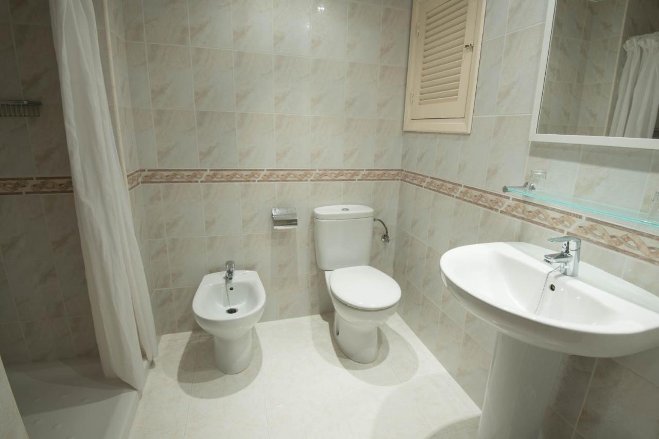 Hostal Mayol Santa Eularia des Riu Exterior photo