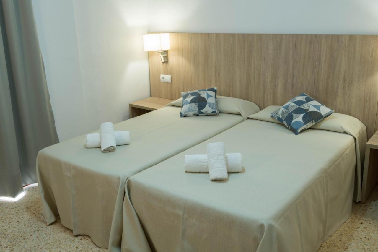Hostal Mayol Santa Eularia des Riu Exterior photo